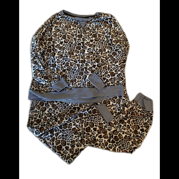 Set Secret Treasures Pajamas Size 3X 22W to 24W Top & Bottom Cheetah Print Soft! - Picture 1 of 10